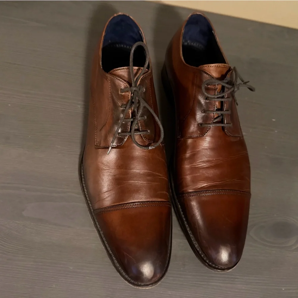 SuitSupply Men’s Italian Leather Lace Up Oxford Shoes